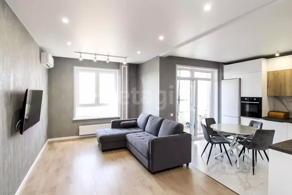 3-к кв. Тюменская область, Тюмень ул. Пожарных и Спасателей, 5 (80.3 ... - Фото 1