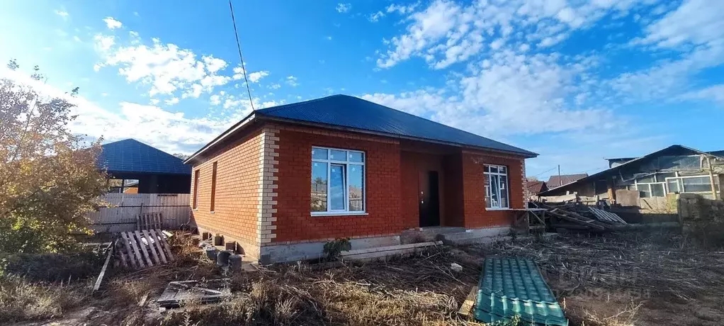 Дом в Оренбургская область, Оренбургский район, Нежинский сельсовет, ... - Фото 1