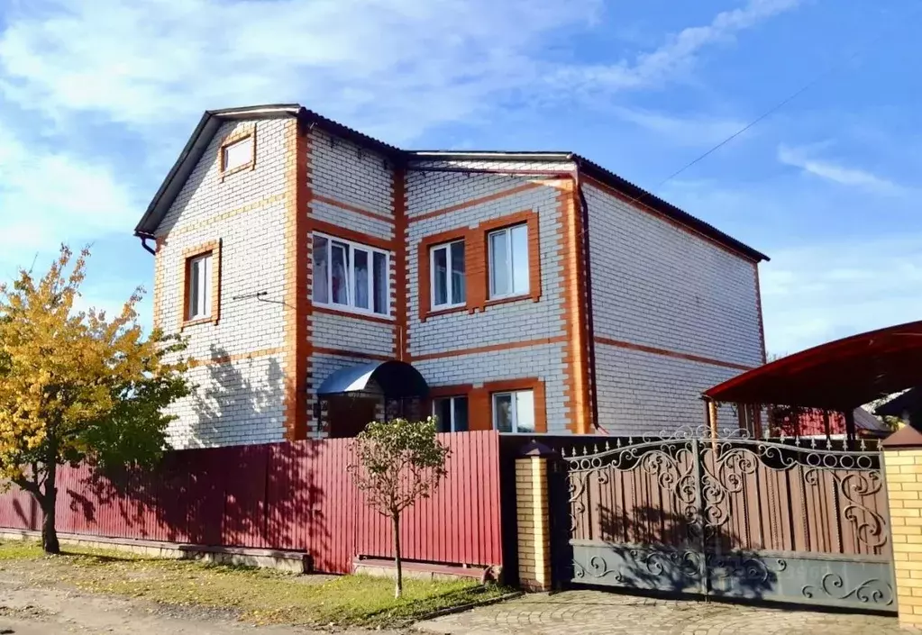 Дом в Брянская область, Брянск ул. Клары Цеткин, 47 (200 м) - Фото 1