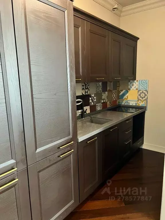 3-к кв. Волгоградская область, Волгоград ул. Калинина, 2А (100.0 м) - Фото 0