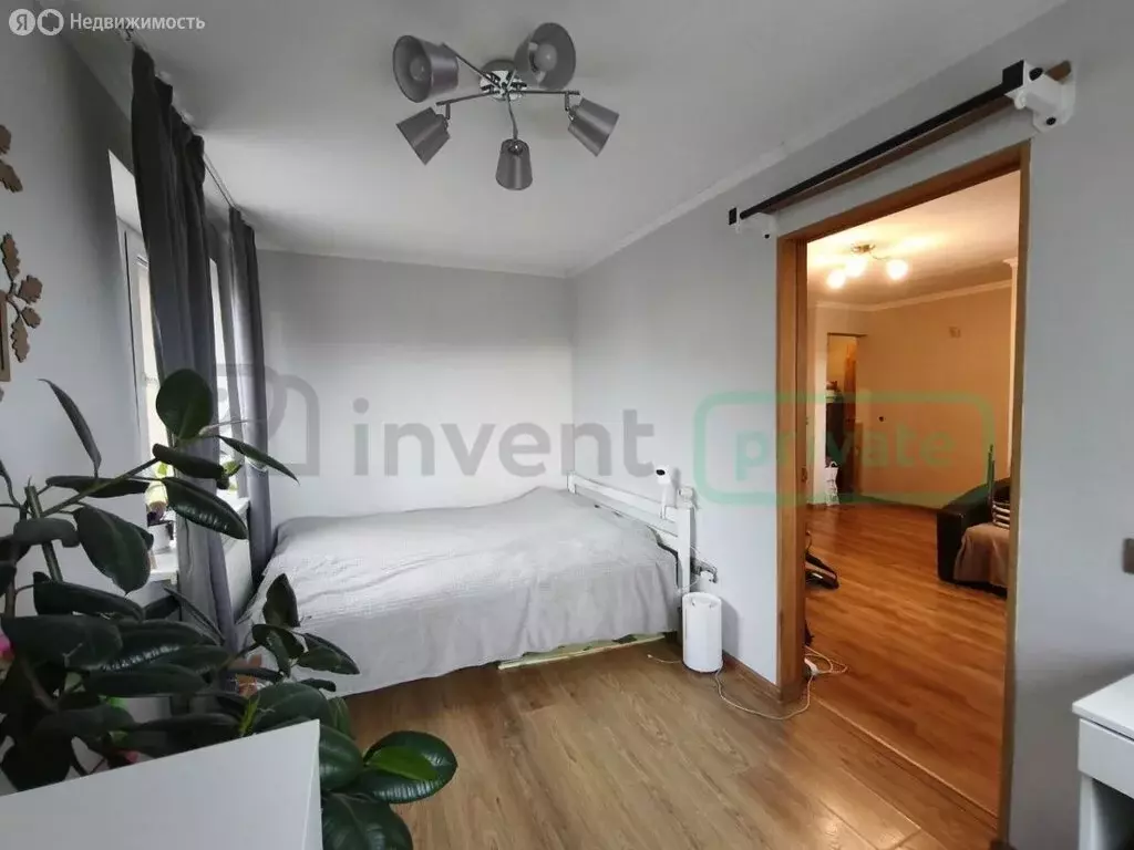 2-комнатная квартира: Калининград, улица Клавы Назаровой, 31 (40 м) - Фото 1