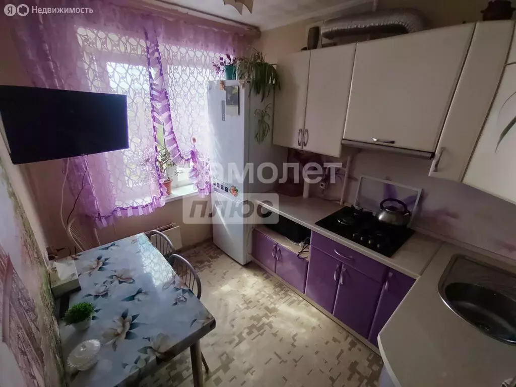 3-комнатная квартира: Комсомольск-на-Амуре, улица Сусанина, 59 (63 м) - Фото 0