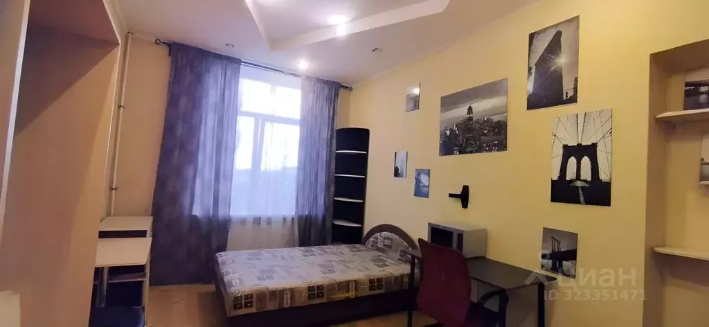 Комната Санкт-Петербург Большеохтинский просп., 13/4к1 - Фото 1