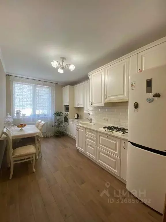 2-к кв. Крым, Симферополь ул. Севастопольская, 41Е (62.0 м) - Фото 1