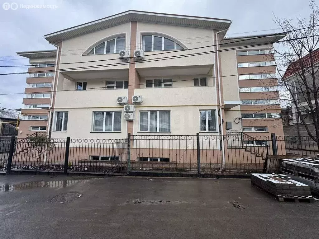 Дом в Симферополь, улица Никанорова (895.6 м) - Фото 1