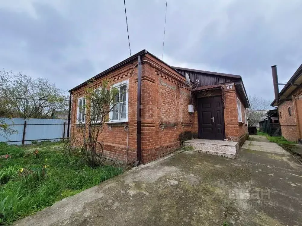 Дом в Краснодарский край, Калининская ст-ца ул. Заливная, 44 (90 м) - Фото 1