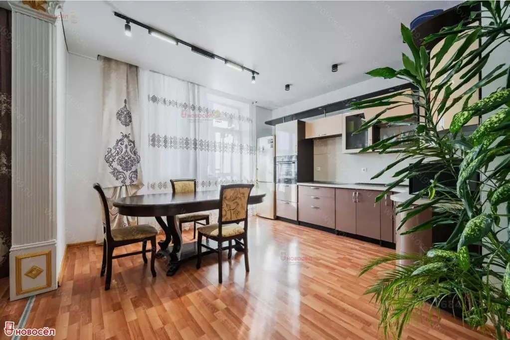 3-к кв. Свердловская область, Екатеринбург ул. 8 Марта, 190 (89.0 м) - Фото 2