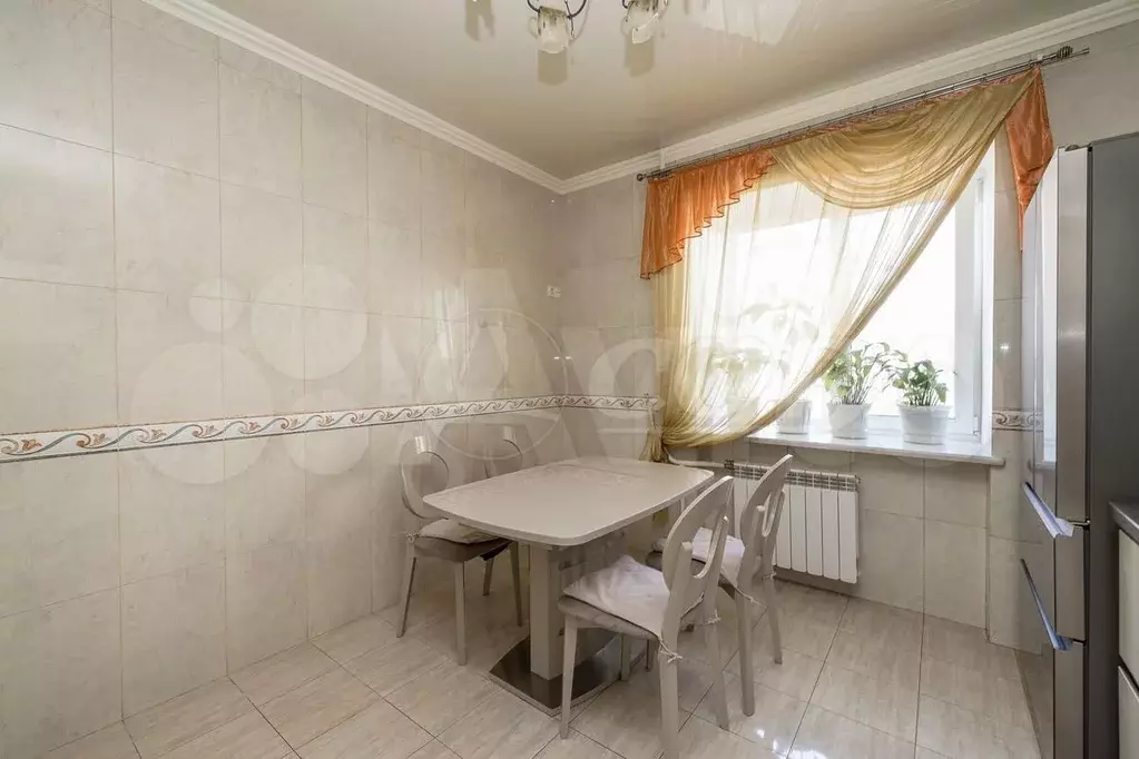 3-к. квартира, 90 м, 3/9 эт. - Фото 1