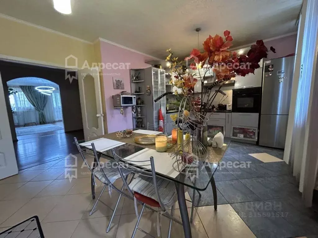 4-к кв. Волгоградская область, Волгоград ул. 50 лет Октября, 30 (155.7 ... - Фото 0