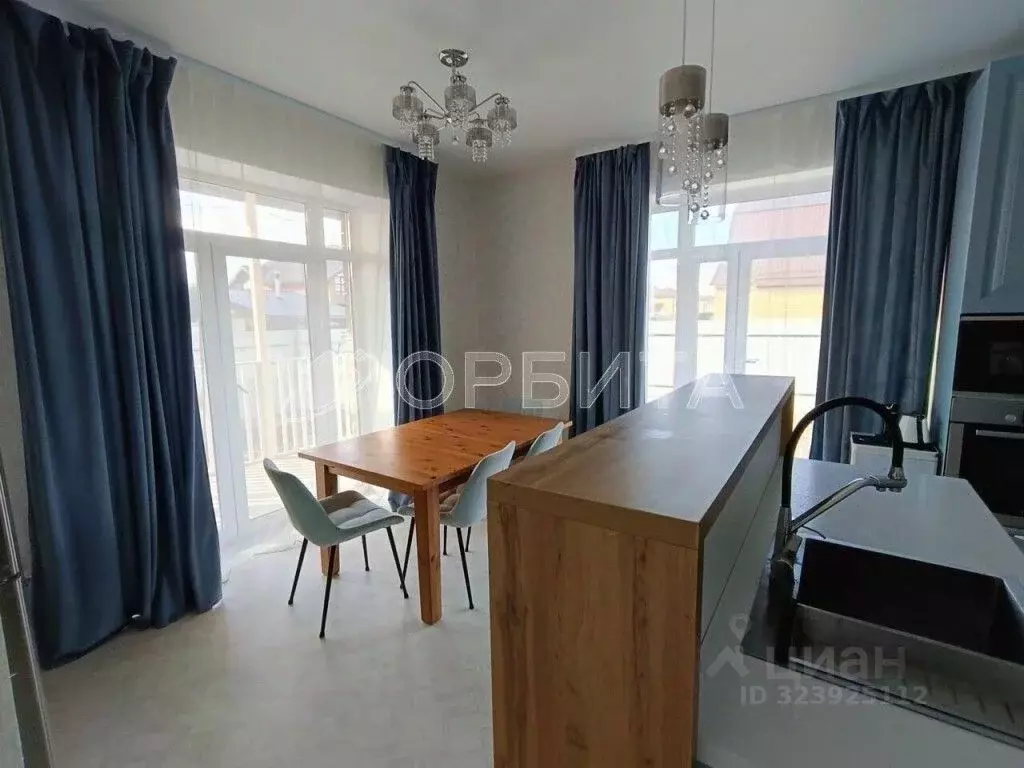 Дом в Тюменская область, Тюмень проезд Ялтинский, 11 (220 м) - Фото 1