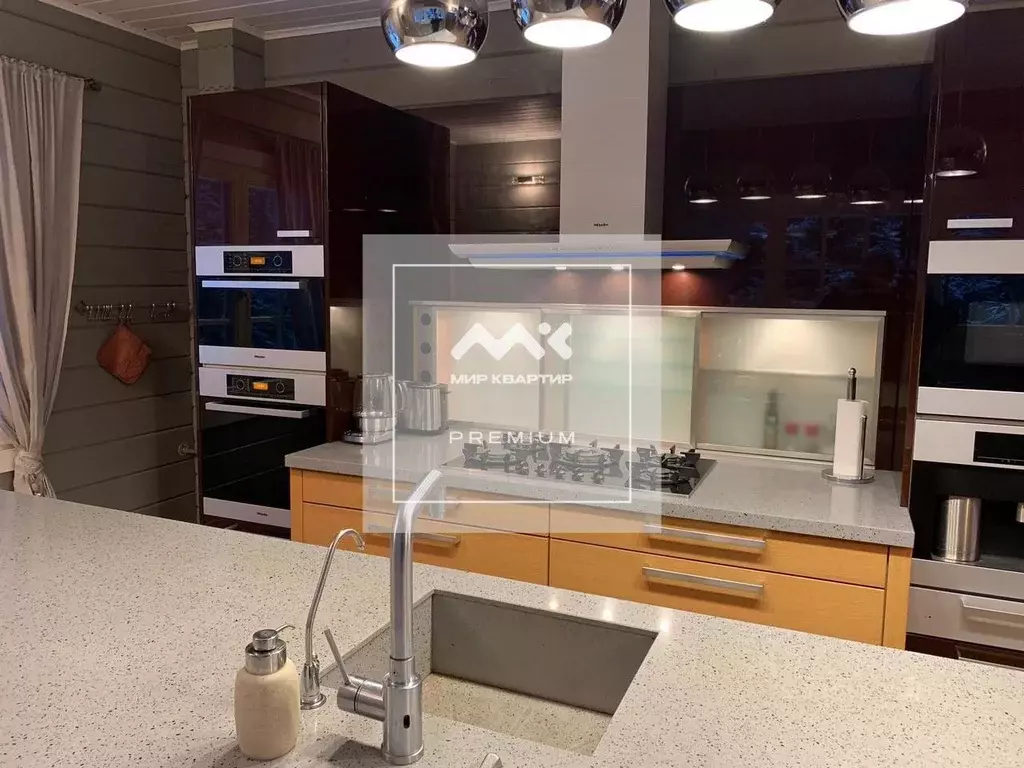 Дом в Санкт-Петербург пос. Комарово, ул. 1-я Дачная, 57 (333 м) - Фото 1