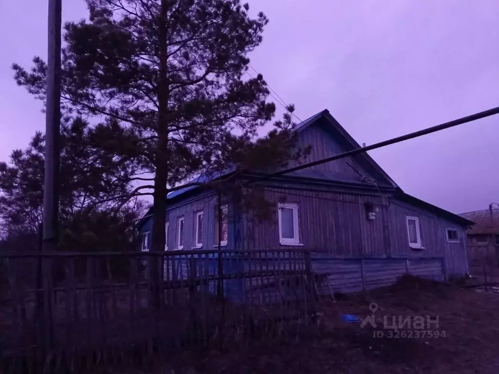 Дом в Саратовская область, Татищевский район, Ягодно-Полянское ... - Фото 1