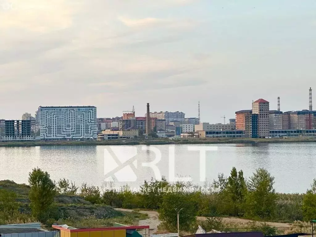 3-комнатная квартира: Махачкала, 2-й тупик Хаджи Булача, 25 (131 м) - Фото 0
