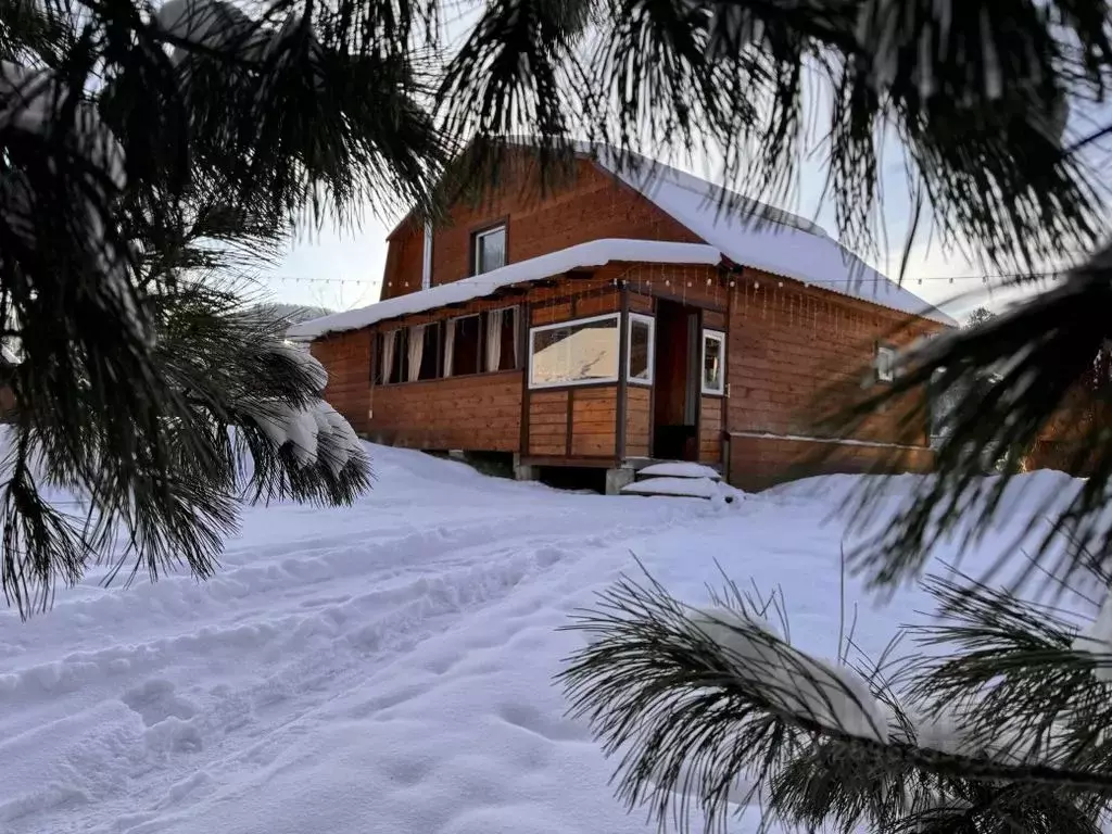 Дом в Алтай, Турочакский район, с. Иогач Дачный пер., 6 (120 м) - Фото 0