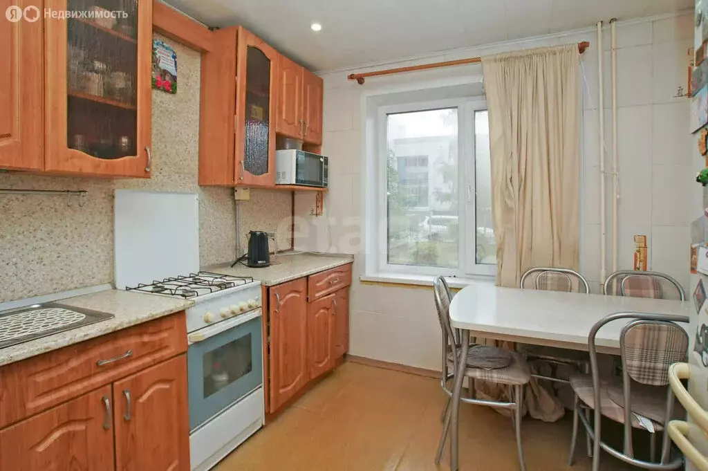 2-комнатная квартира: Омск, улица Звездова, 101 (47 м) - Фото 0