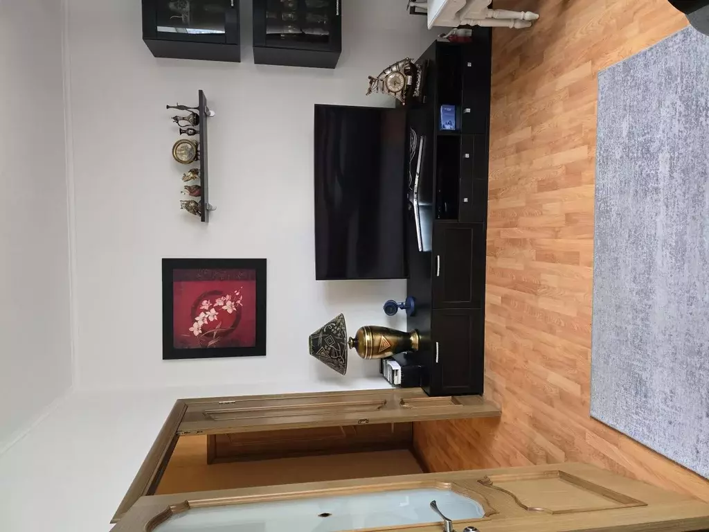 Продается 3-комнатная квартира - Фото 1