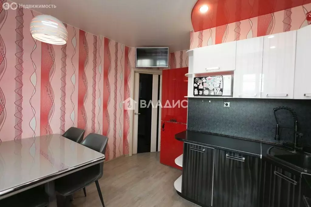 2-комнатная квартира: Благовещенск, улица Василенко, 3/1 (60.5 м) - Фото 2