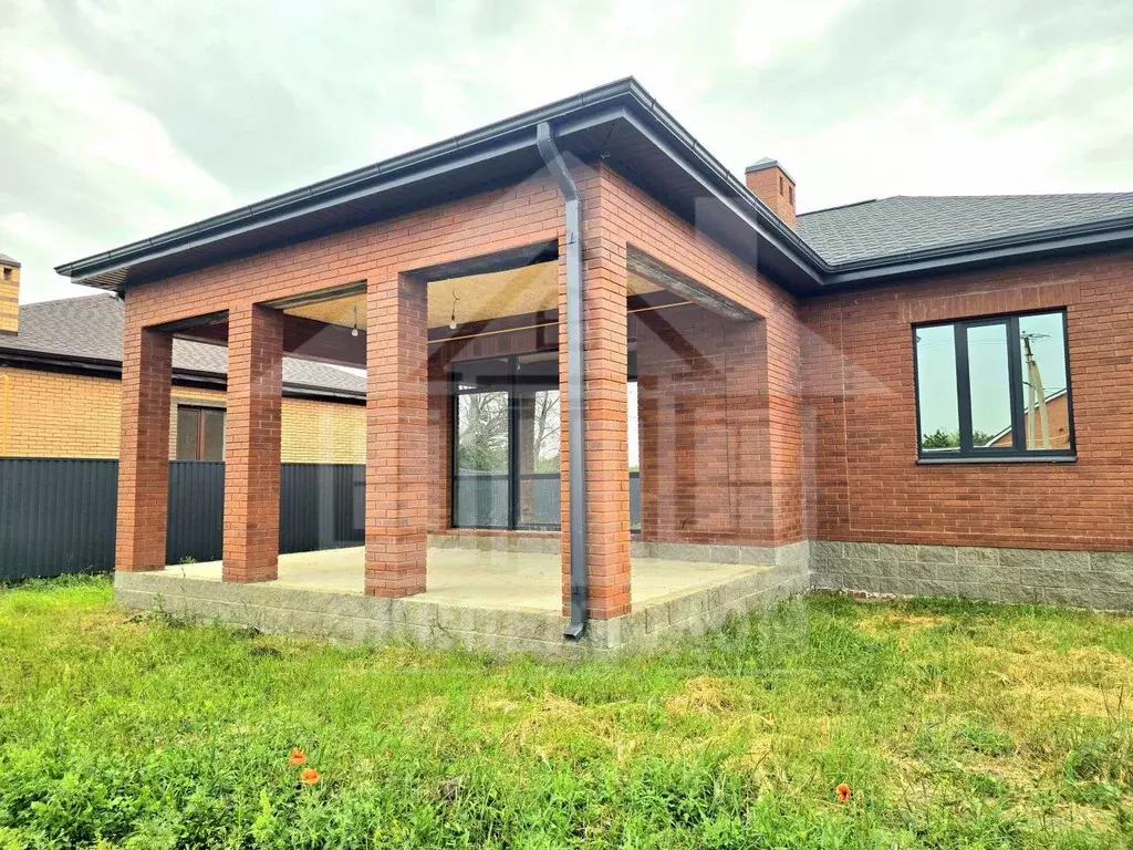 Дом в Ростовская область, Неклиновский район, Новобессергеневское ... - Фото 1