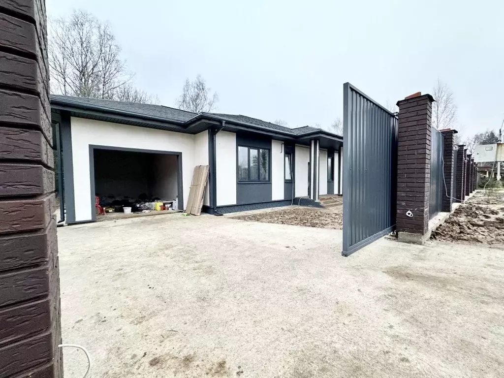 Дом в Калужская область, Жуковский муниципальный округ, Корсаково ... - Фото 1