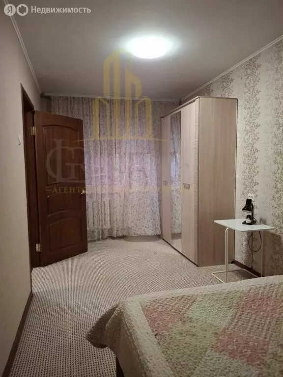 2-комнатная квартира: Уфа, улица Орджоникидзе, 9 (47 м) - Фото 1