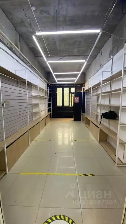 Торговая площадь в Саха (Якутия), Якутск ул. Петровского, 12 (30 м) - Фото 0