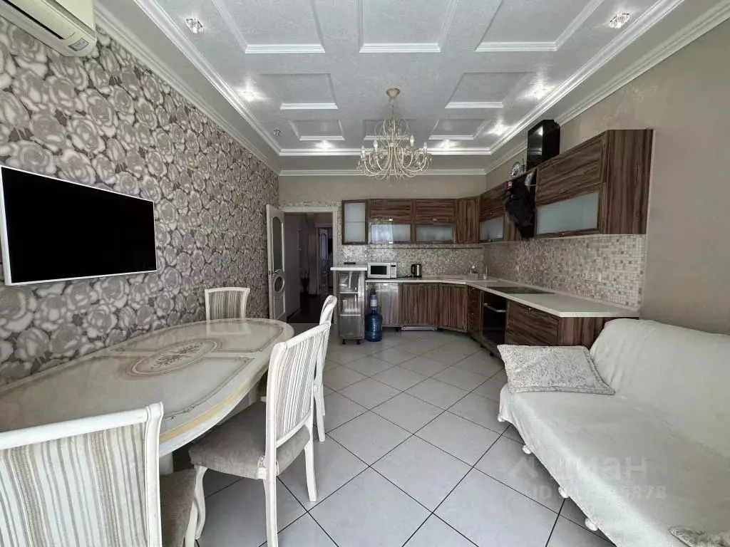 2-к кв. Краснодарский край, Геленджик ул. Шмидта, 8 (90.0 м) - Фото 0
