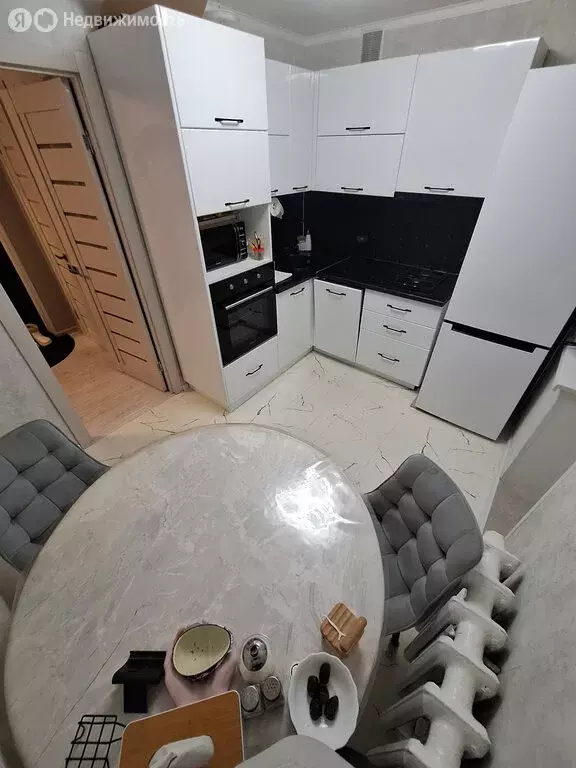 2-комнатная квартира: Туймазы, улица Комарова, 45 (42 м) - Фото 1