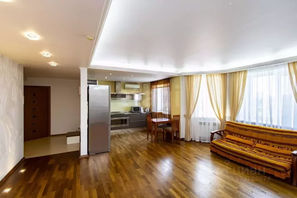 3-к кв. Тюменская область, Тюмень ул. Грибоедова, 15 (100.0 м) - Фото 2