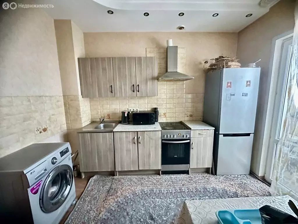 1-комнатная квартира: посёлок городского типа Октябрьский, улица ... - Фото 2