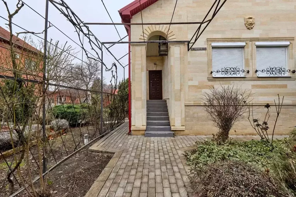 Дом в Краснодарский край, Краснодар Новознаменский жилрайон, ул. ... - Фото 1