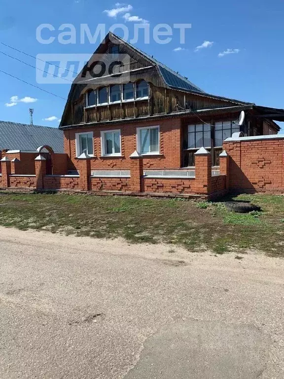 Дом в Пензенская область, с. Наровчат ул. Комсомольская, 69 (150 м) - Фото 0