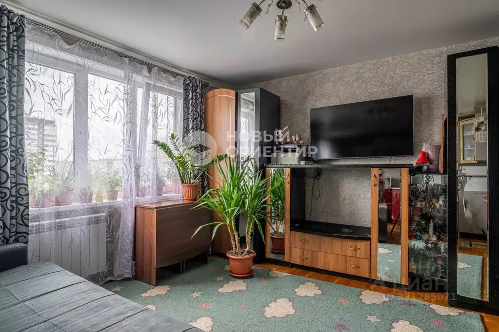 3-к кв. Свердловская область, Екатеринбург бул. Сиреневый, 1 (57.4 м) - Фото 0