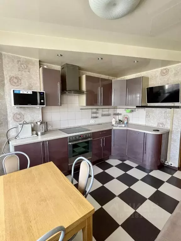 2-к кв. Московская область, Красногорск ул. Имени Зверева, 8 (60.0 м) - Фото 0
