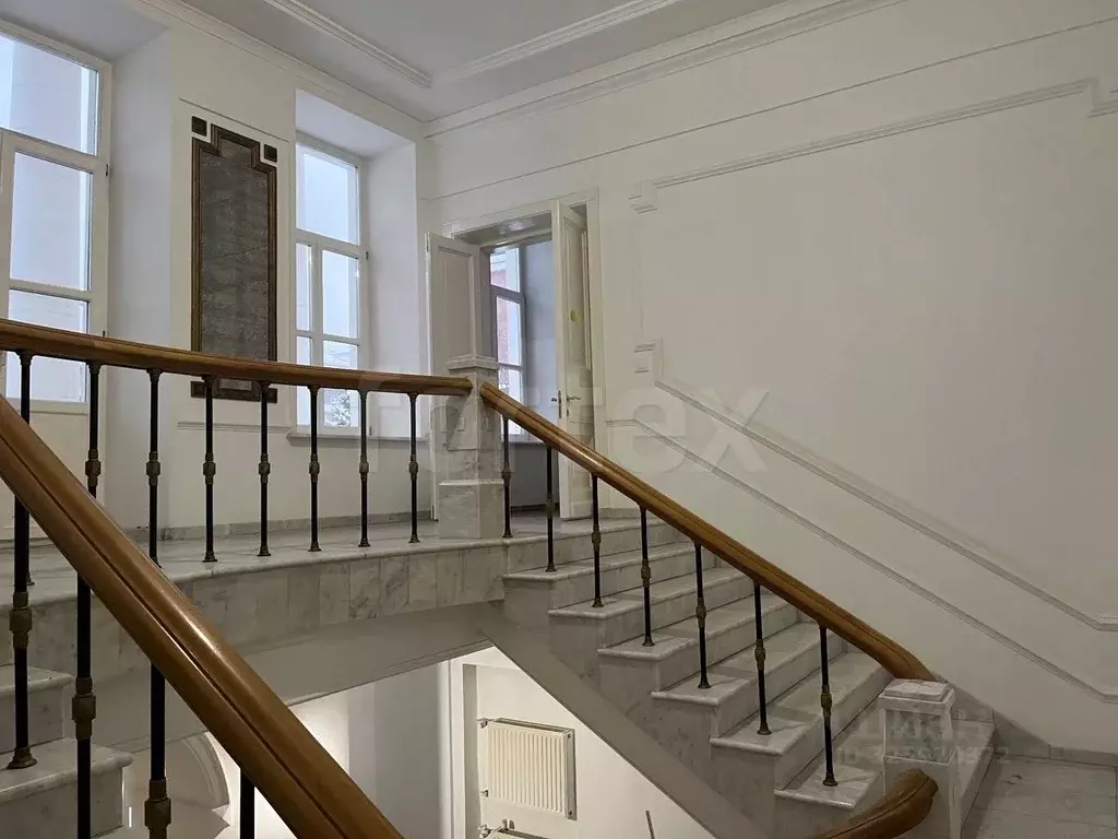 Офис в Москва ул. Земляной Вал, 35С1 (960 м) - Фото 1