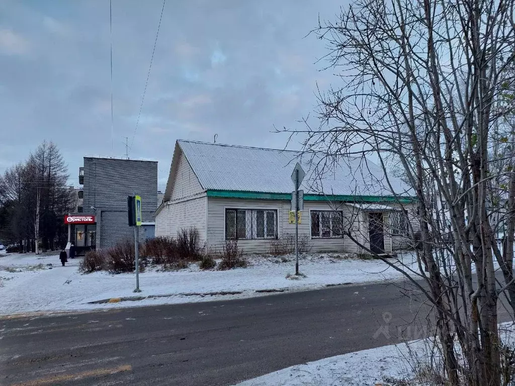 Торговая площадь в Мурманская область, Кандалакша ул. Батюты, 34 (143 ... - Фото 1