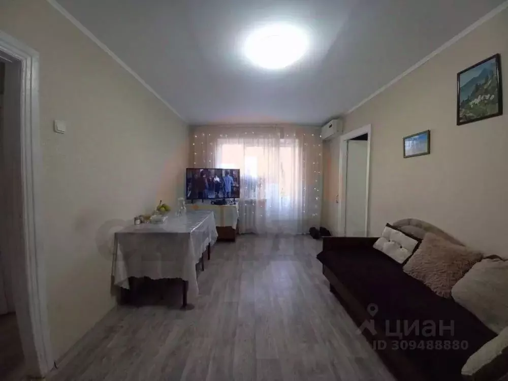 3-к кв. Крым, Саки ул. Курортная, 75 (55.4 м) - Фото 0