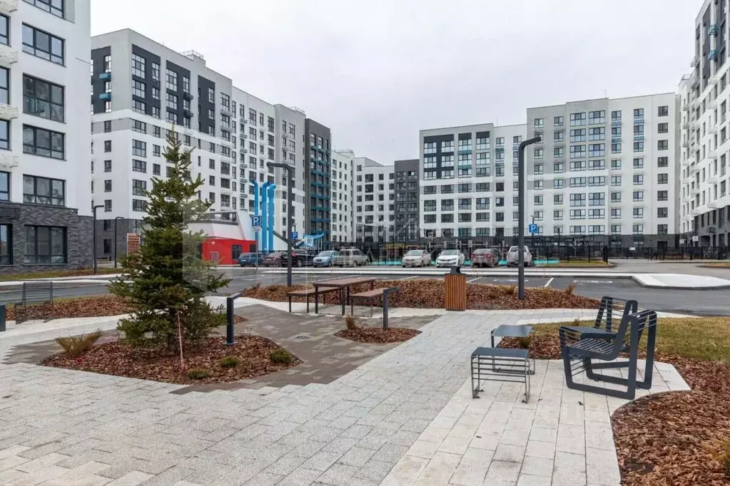 Студия Тюменская область, Тюмень ул. Павла Никольского, 10к1блок1 ... - Фото 1