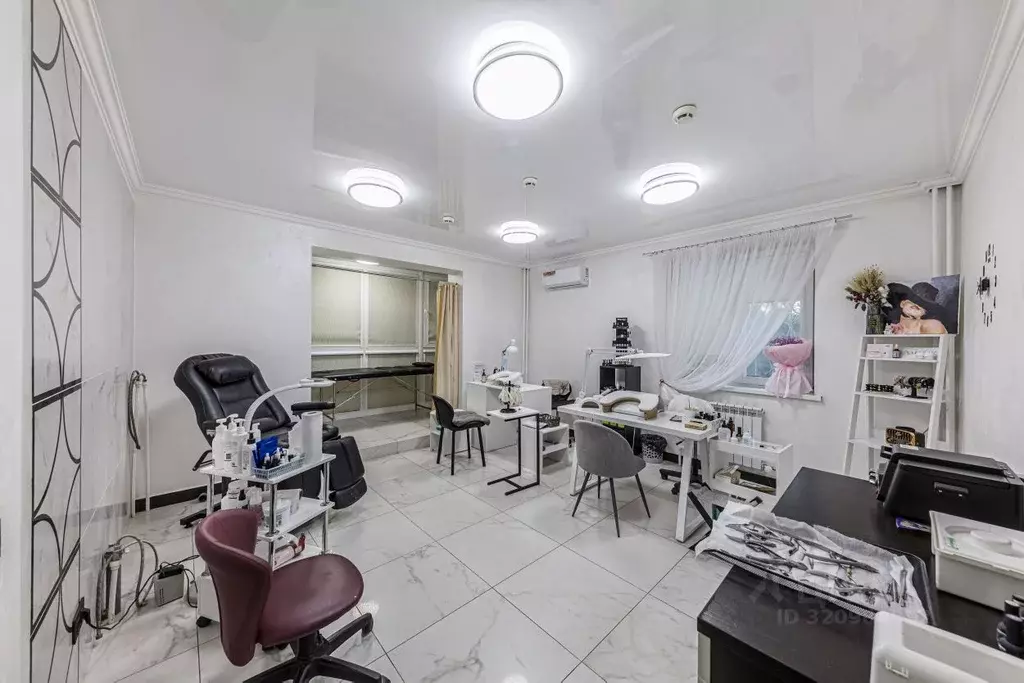 Помещение свободного назначения в Челябинская область, Челябинск ул. ... - Фото 1