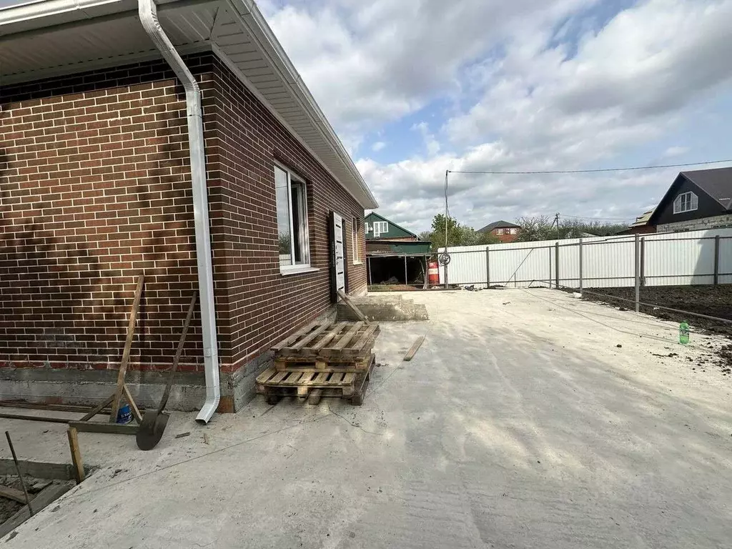 Дом в Краснодарский край, Динской район, Новотитаровская ст-ца ... - Фото 2