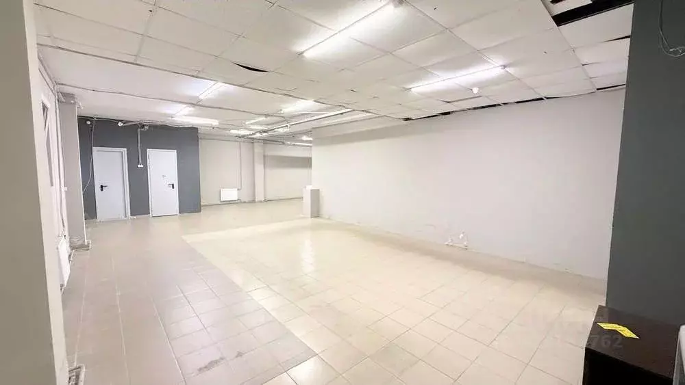 Помещение свободного назначения в Ленинградская область, Коммунар г. ... - Фото 2