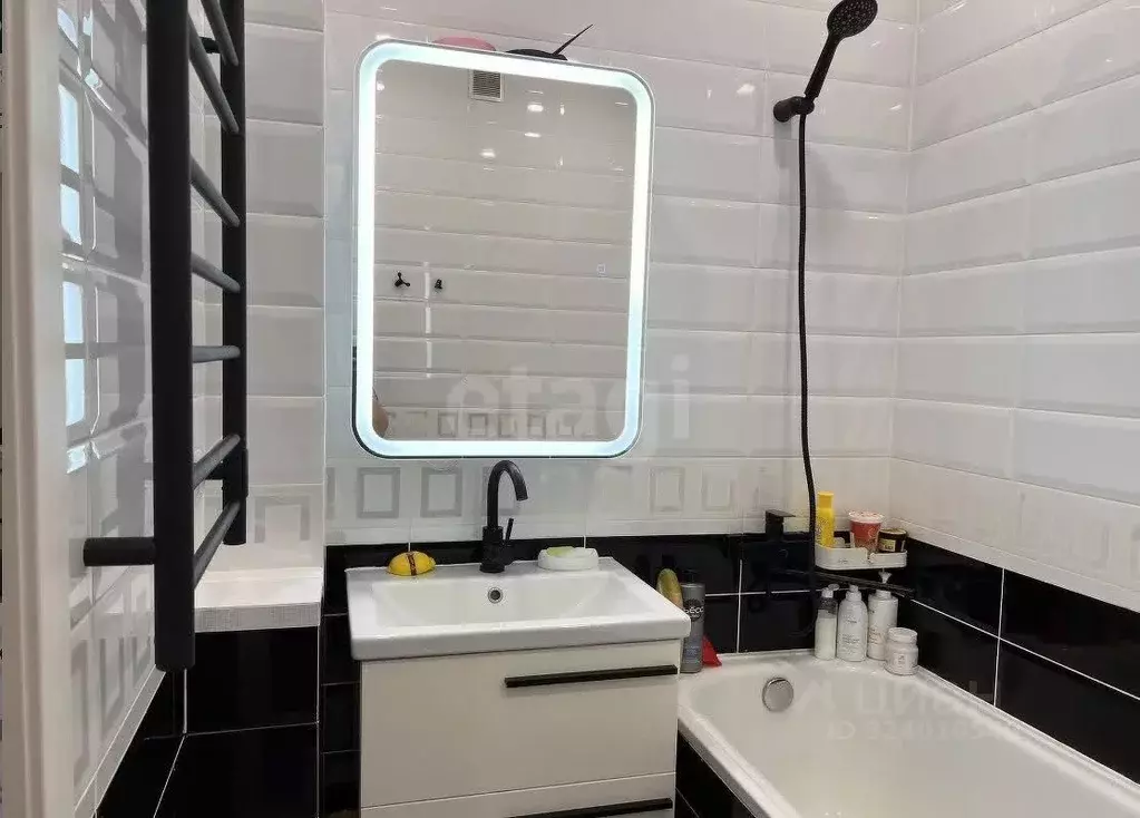 2-к кв. Саха (Якутия), Якутск ул. Богдана Чижика, 27/1 (76.4 м) - Фото 1