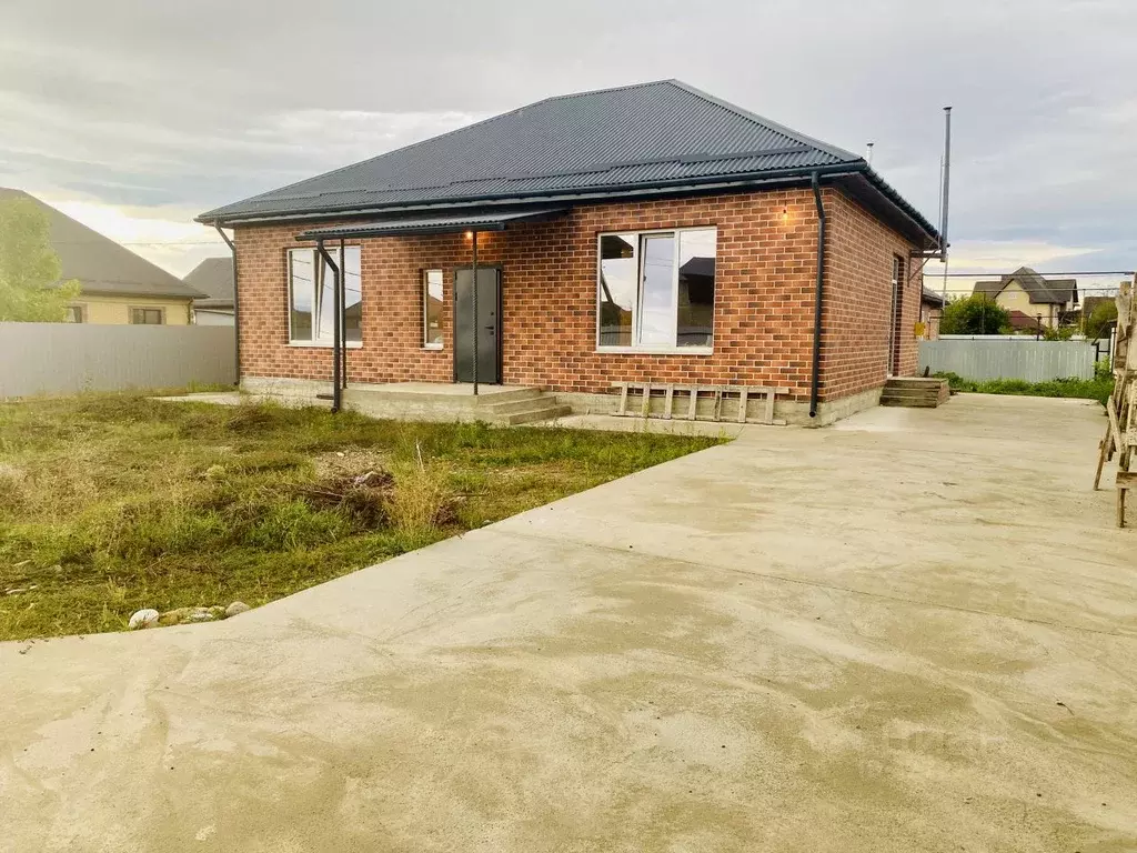 Дом в Краснодарский край, Апшеронск ул. Спорта (115 м) - Фото 1