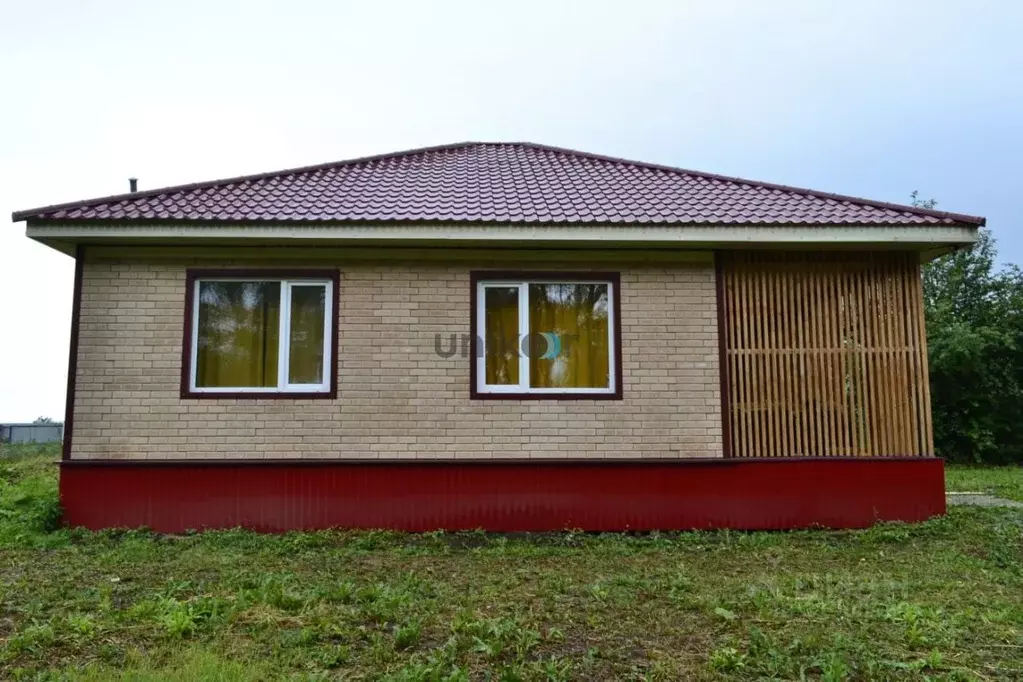 Дом в Башкортостан, Иглинский сельсовет, с. Иглино ул. Бажова (100 м) - Фото 0