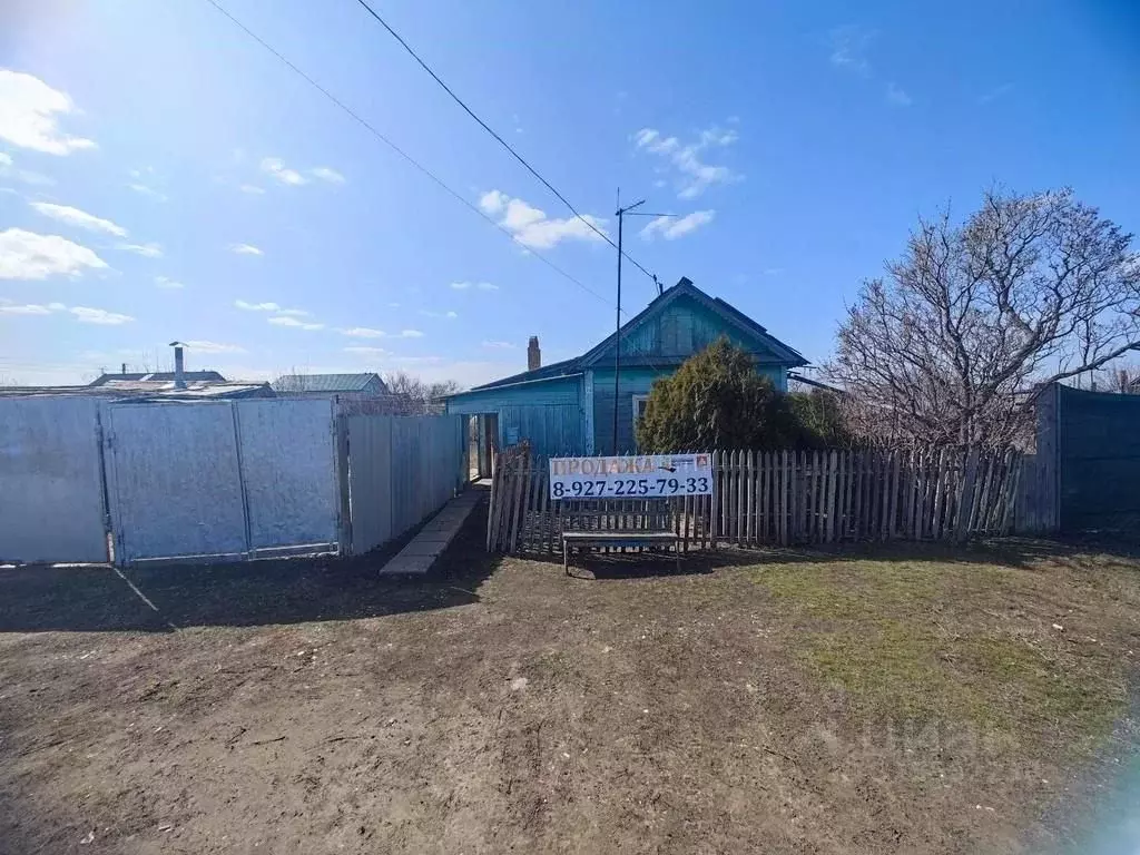 Дом в Саратовская область, Балаковский район, с. Красный Яр ... - Фото 0