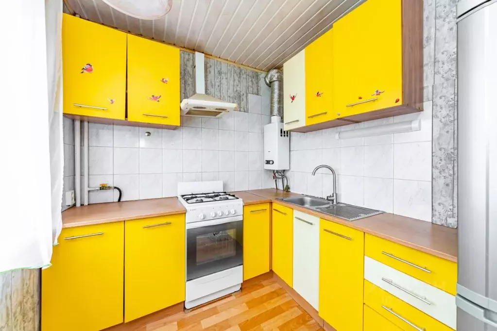 3-к кв. Карелия, Петрозаводск Нойбранденбургская ул., 17 (59.0 м) - Фото 1