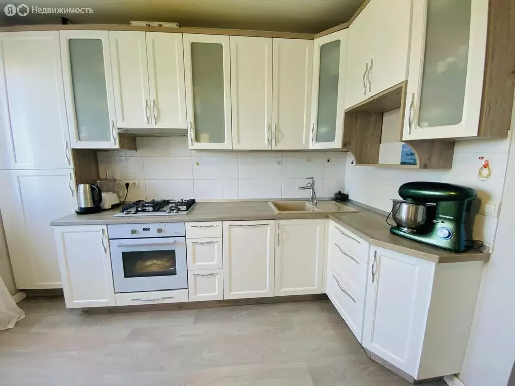 3-комнатная квартира: Калининград, проспект Победы, 87 (70 м) - Фото 1