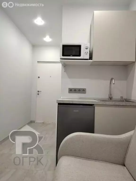 Квартира-студия: Москва, улица Адмирала Макарова, 37к2 (10 м) - Фото 1