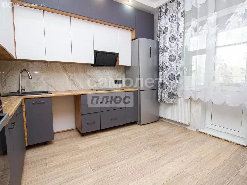 3-комнатная квартира: Ульяновск, улица Защитников Отечества, 17 (76 м) - Фото 1