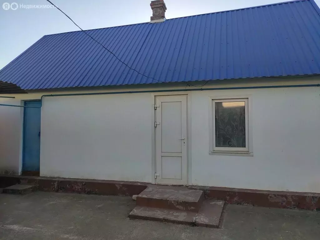 Дом в посёлок городского типа Ахтырский, улица Свободы (69 м) - Фото 1