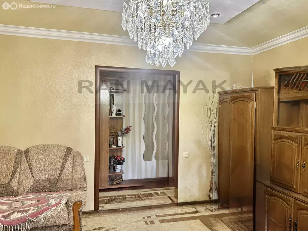 3-комнатная квартира: Майкоп, улица Михайлова, 1 (73 м) - Фото 1